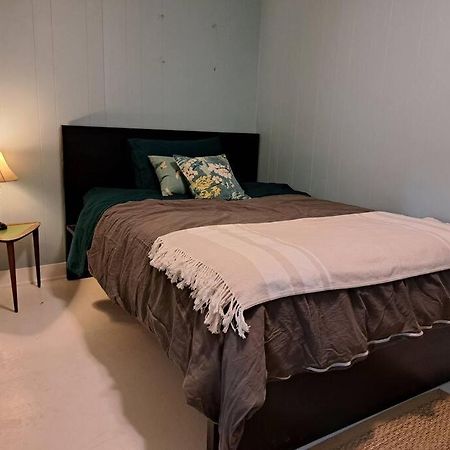 Blue Dog Accommodations Eastend Extérieur photo