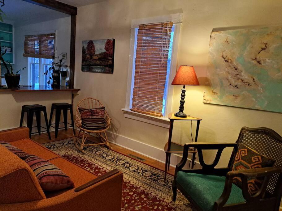 Blue Dog Accommodations Eastend Extérieur photo